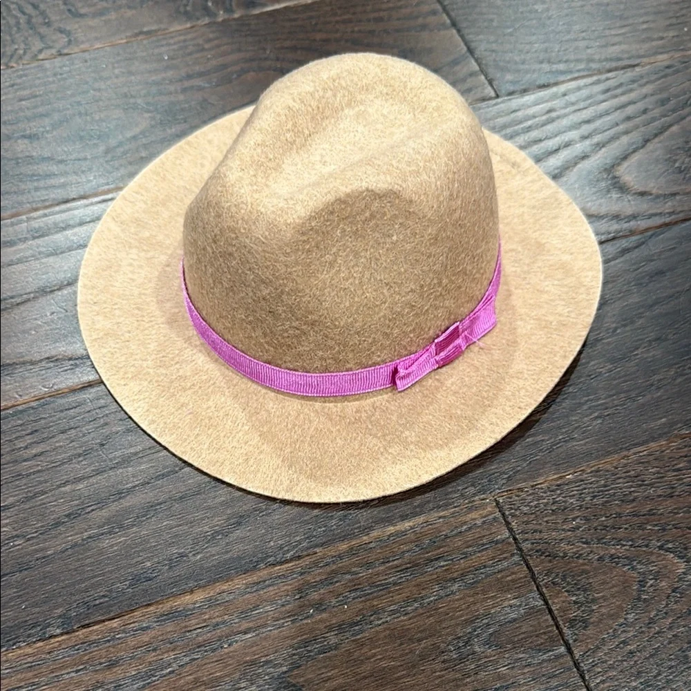 American Girl Kira Hat and backpack– Pink and Tan